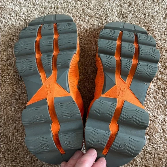 On Running Shoes - Picture 5 of 7